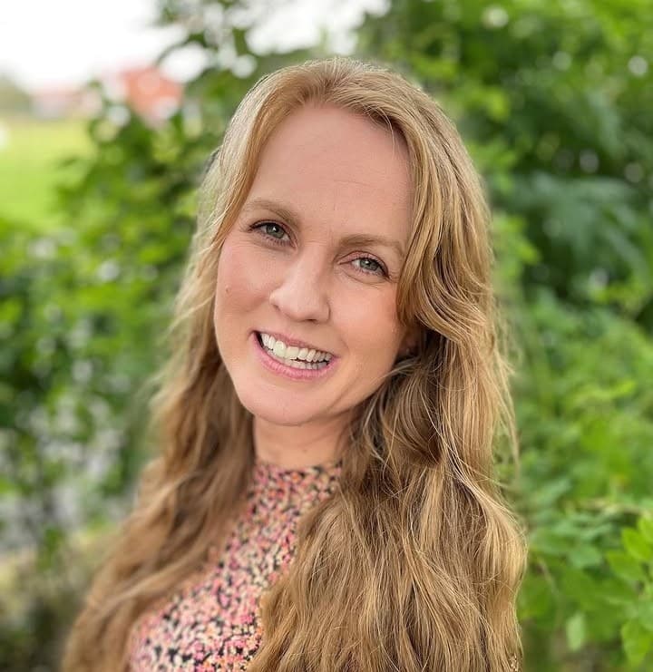 Elin Sjöqvist – certifierad samtalsterapeut och socionom